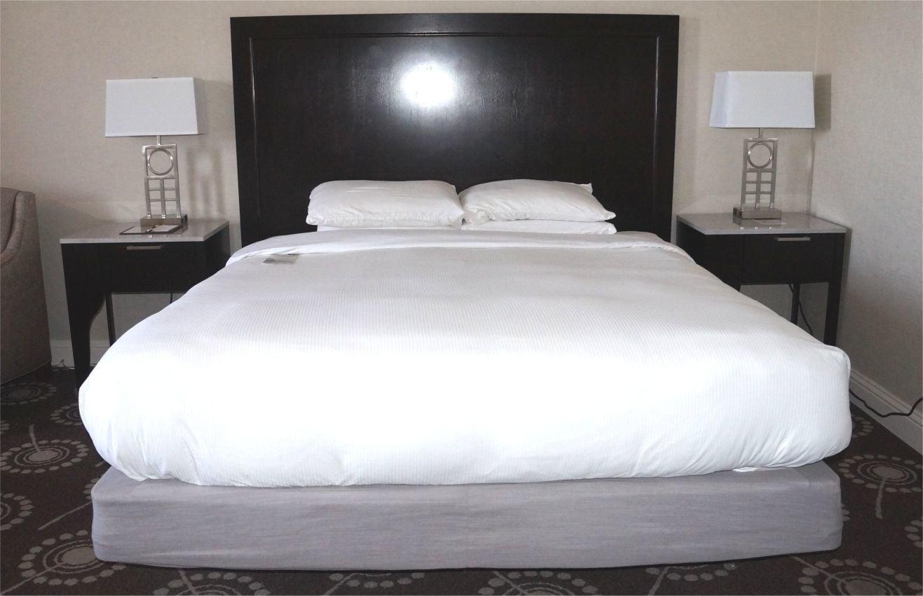 Отель Wyndham Midland Downtown Экстерьер фото