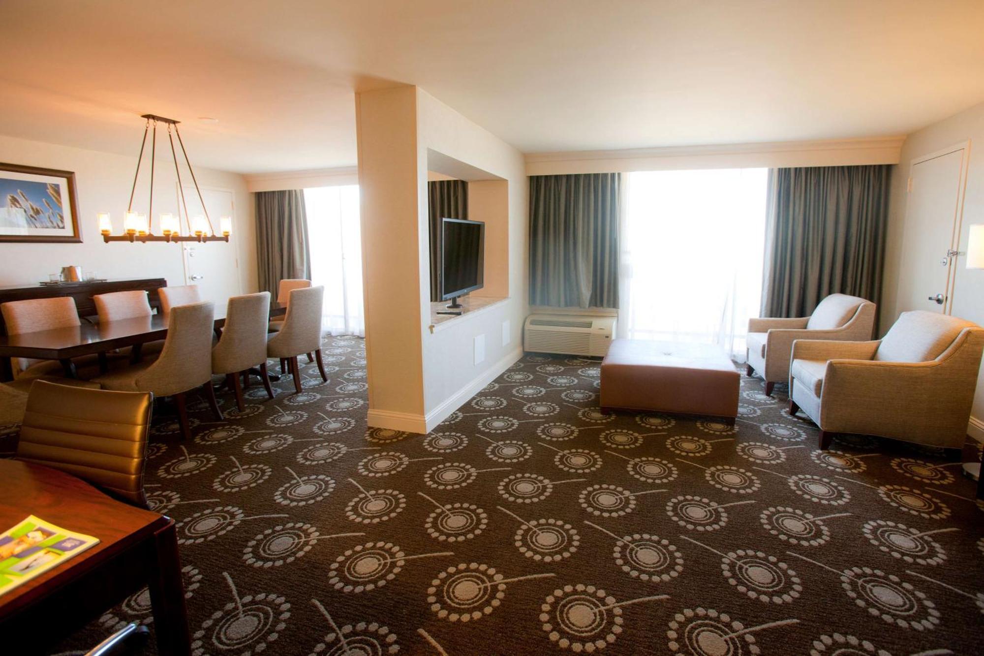 Отель Wyndham Midland Downtown Экстерьер фото